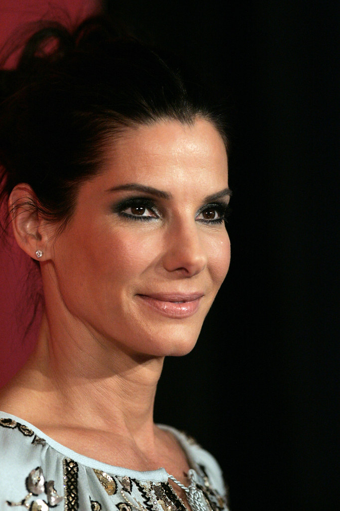 Sandra Bullock: A Rainha da Comédia e do Drama